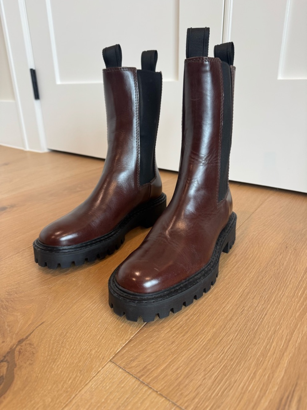 LAST Brand Brown Leather Chelsea Lug Boots - Never Worn - Picture 2 of 4